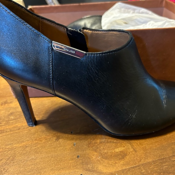 Coach shoe - Picture 1 of 3